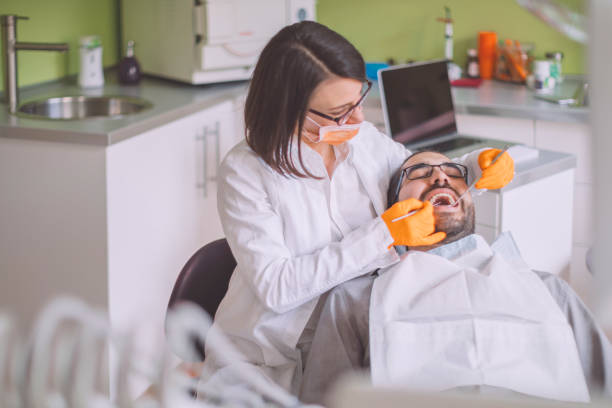 Best Walk-In Emergency Dental Services in Pelican Marsh, FL